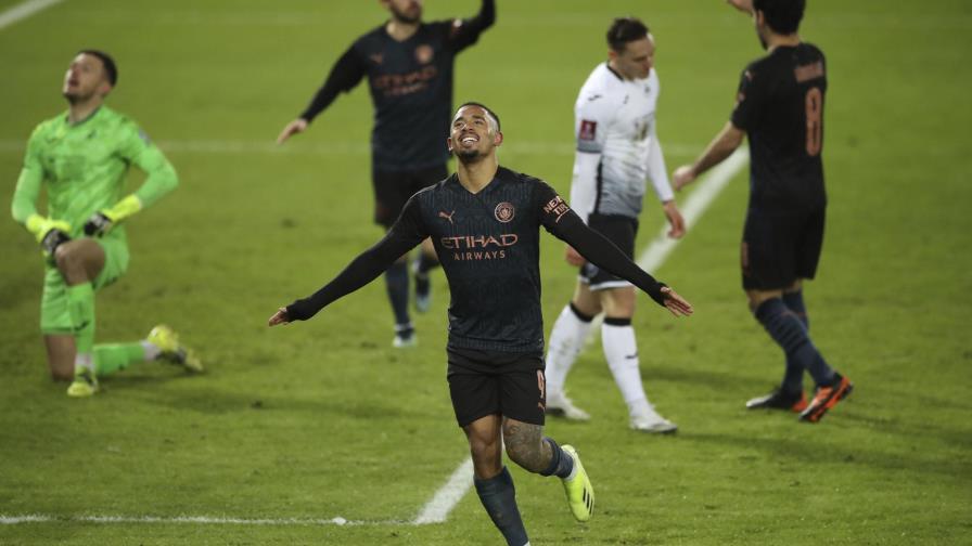 Man City en cuartos de Copa de fútbol inglés; Everton vence a Spurs