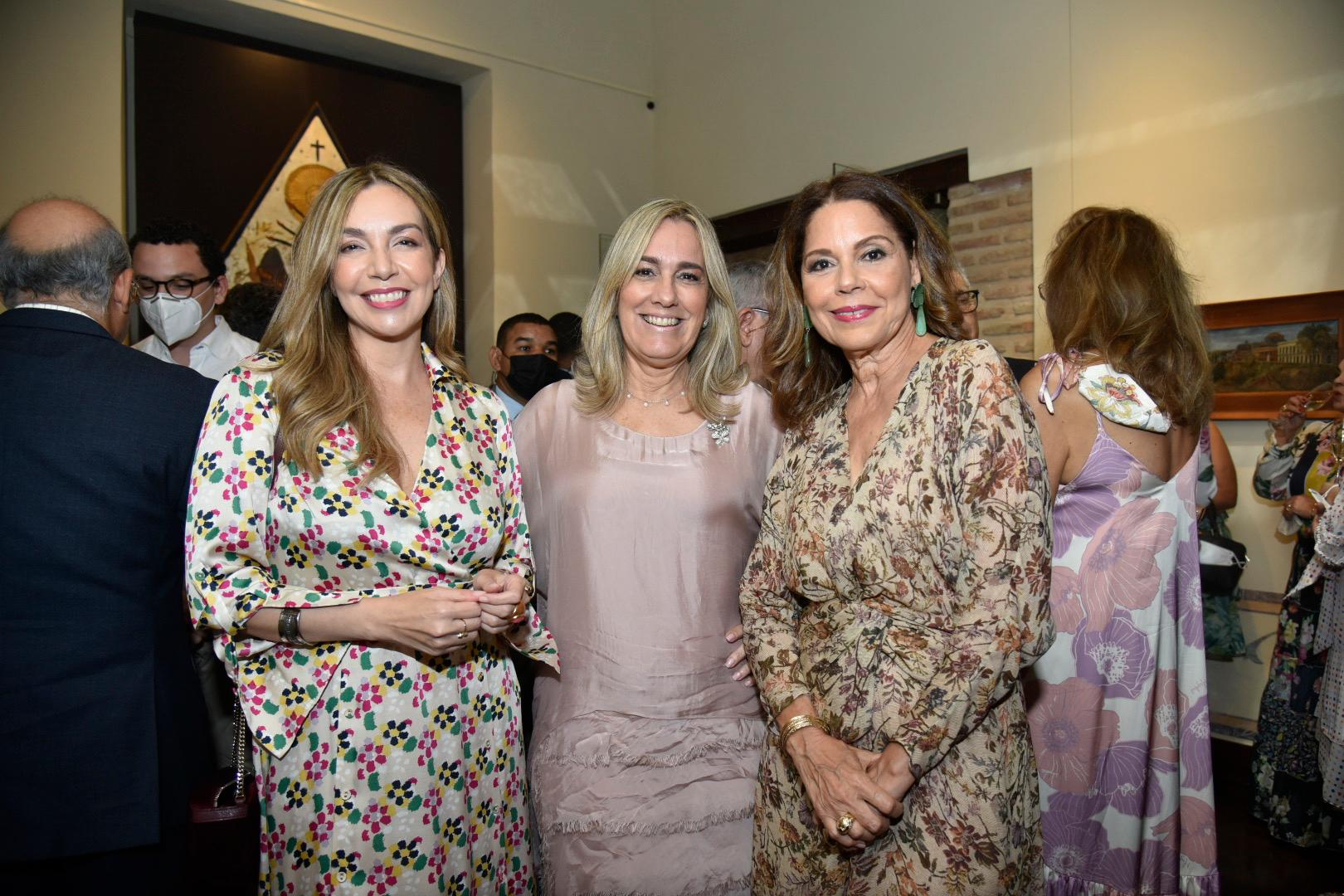 Gabriela Llano, Jackie Troncoso de Frias y Clidia Díaz de Ortega.
