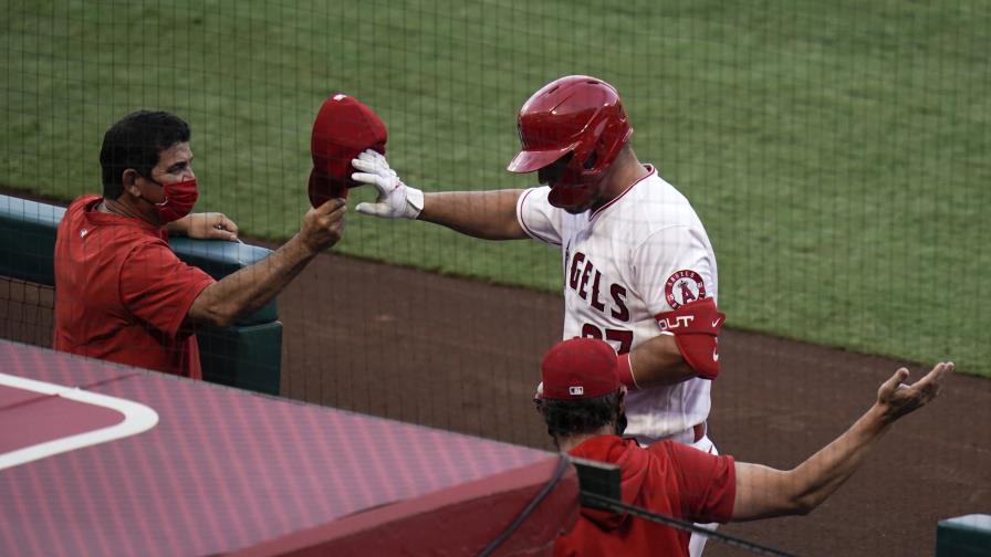 Trout iguala récord de Angelinos en victoria sobre Astros