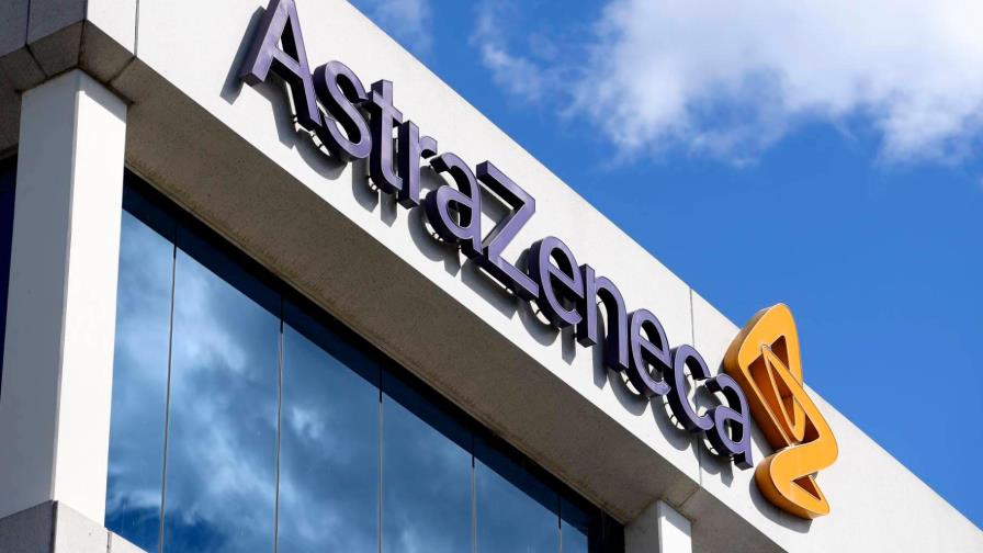 AstraZeneca refuta información que pone en duda eficacia de su vacuna en personas mayores