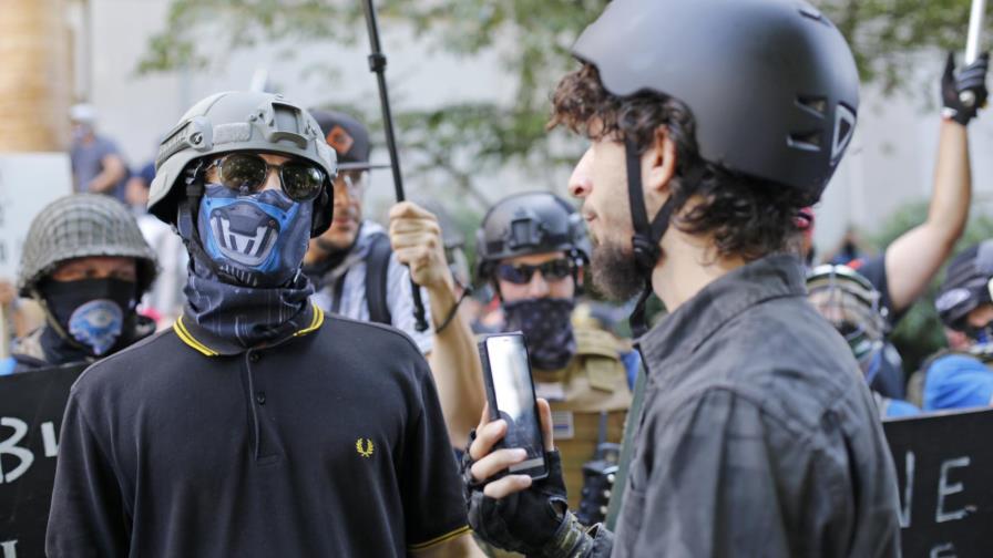 Portland: Protesta se torna violenta; policía desaloja plaza Portland: Protesta se torna violenta; policía desaloja plaza