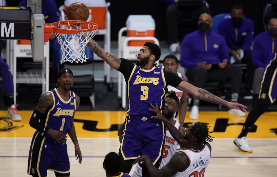 Horton-Tucker brilla en la prórroga, Lakers superan a Knicks