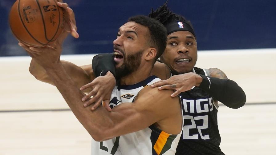 Jazz derrota a Kings e hila 24to triunfo en casa