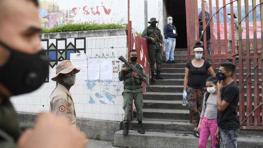 Maduro recupera la Asamblea venezolana en deslucida votación Maduro recupera la Asamblea venezolana en deslucida votación
