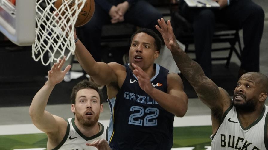 Grizzlies abren gira con otra victoria, ahora sobre Bucks