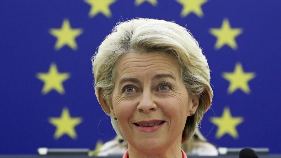 UE presenta plan para aumentar fabricación de chips