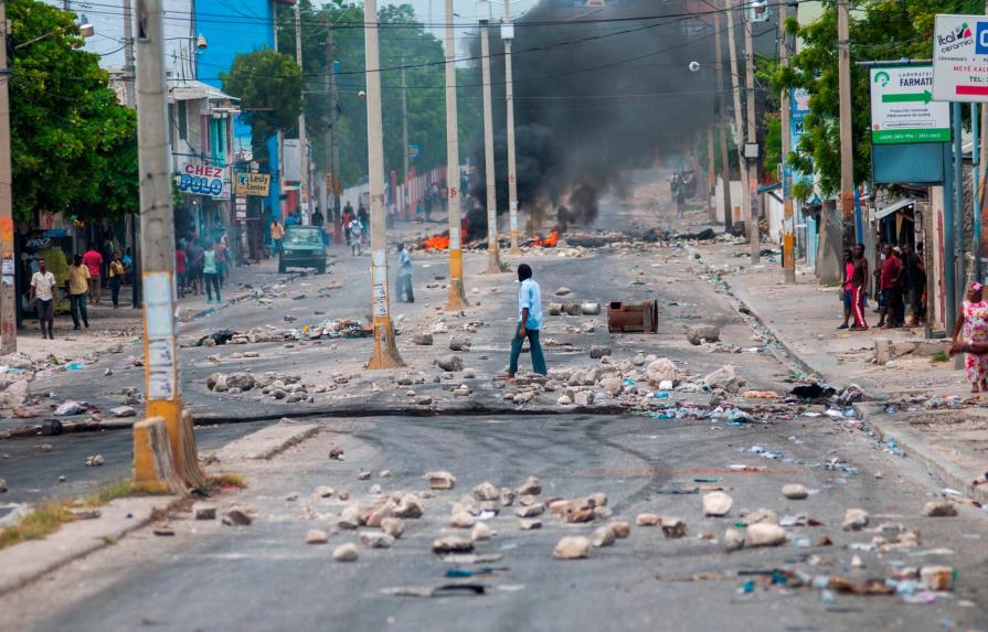 La tormenta perfecta que apaga las gasolineras de Haití y enciende las calles