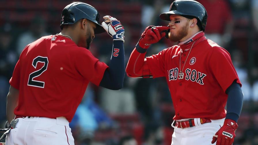 Verdugo festeja con jonrón sus 25 años; Medias Rojas ganan