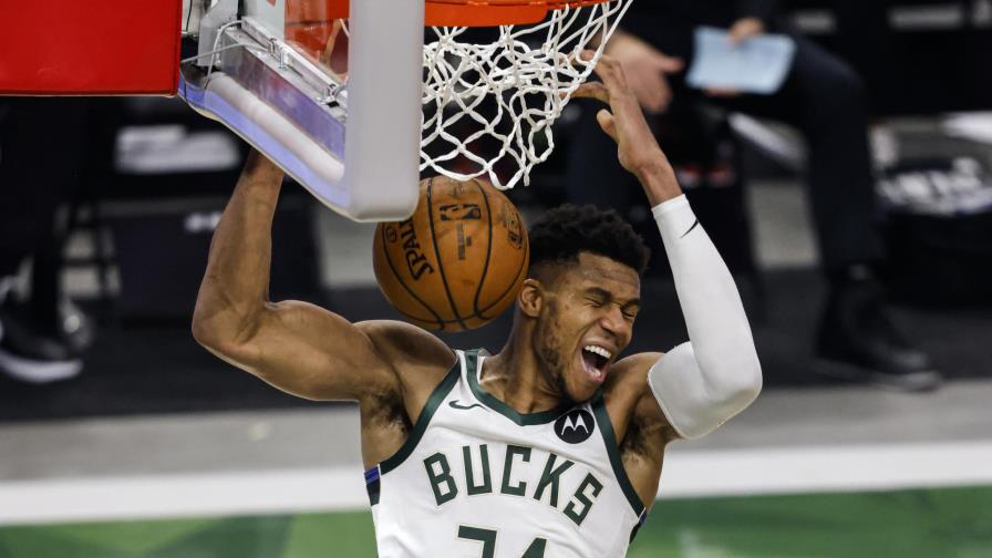 Con 22 triples, Bucks apalean al Heat y toman ventaja de 2-0