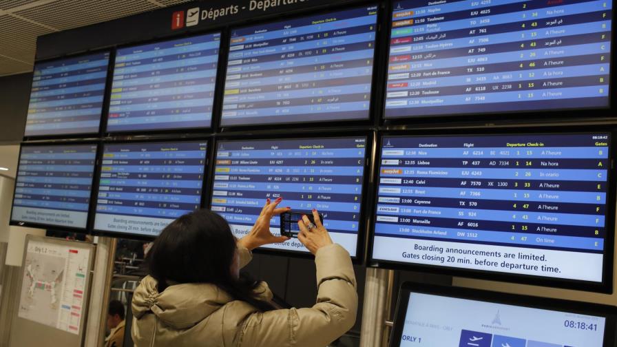 Francia se para: Huelga masiva afecta a trenes y causa cierre de la Torre Eiffel
