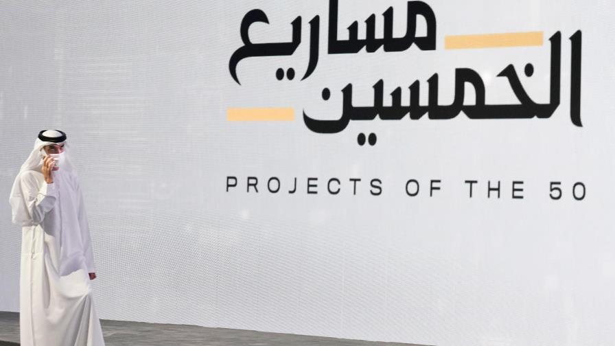 Emiratos presenta un plan de inversión y liberalización