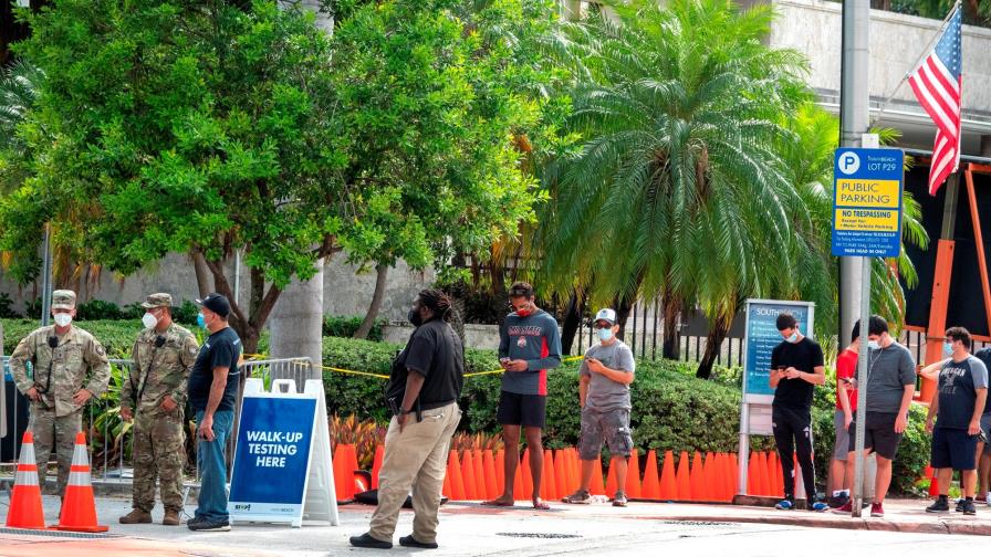 Ante el repunte de la COVID-19, Estados Unidos apunta a reducir el contacto social