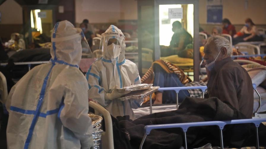 India: Hospitales colapsan por repunte de casos de COVID-19