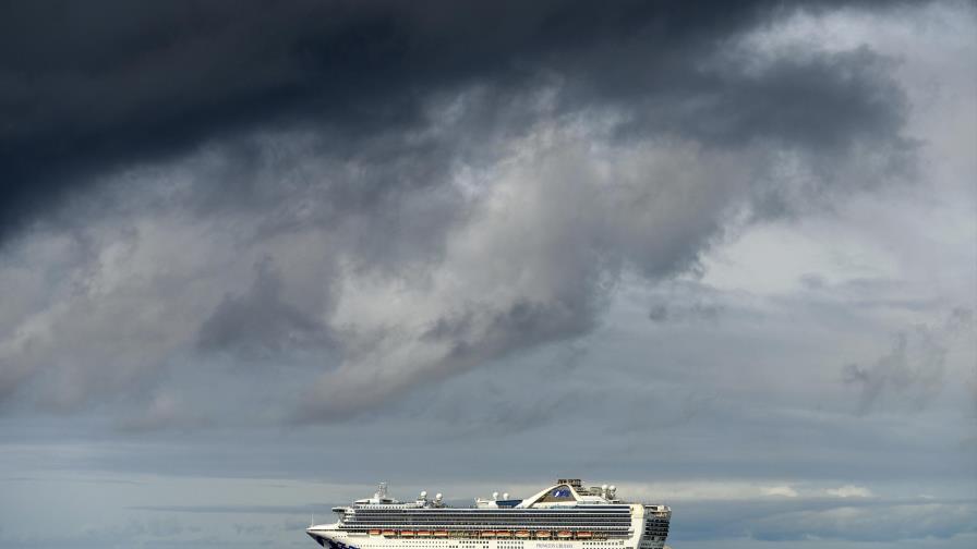 Trump: Cruceros suspenden viajes desde EEUU por 30 días