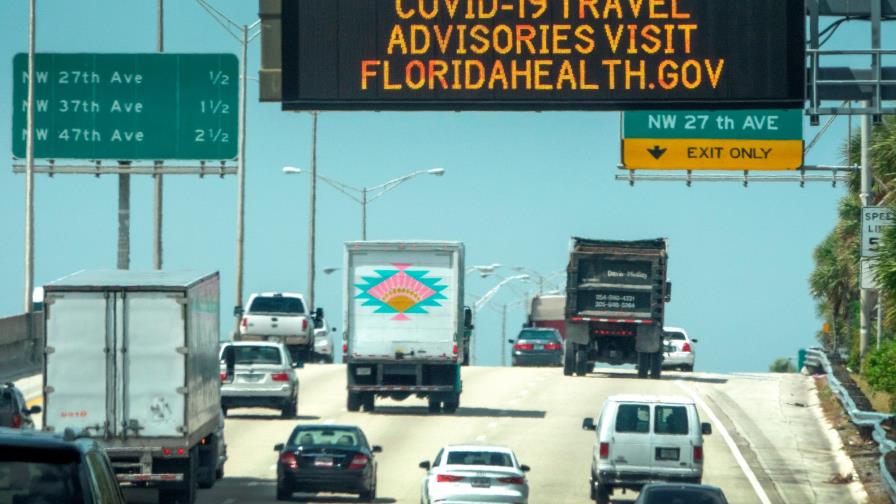 Sube la tasa de positivos en Florida y aumentan en un centenar las muertes