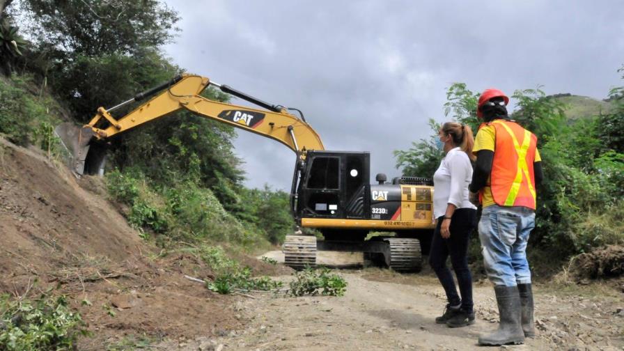 Gobierno dispone más de RD$719 millones para rehabilitar caminos productivos Gobierno dispone más de RD$719 millones para rehabilitar caminos productivos