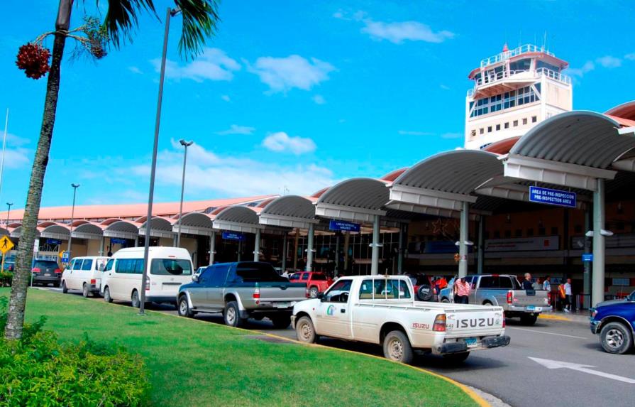 Falsa alarma de bomba afecta operaciones del aeropuerto del Cibao