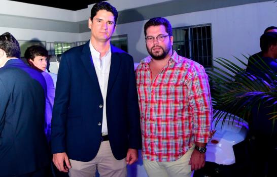 Cucama abre su Showroom y presenta el nuevo vehículo utilitario eléctrico Pickman