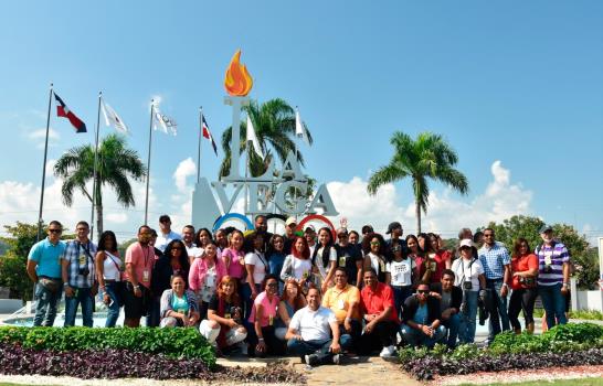 Periodistas disfrutan del primer desfile del Carnaval Vegano 2020