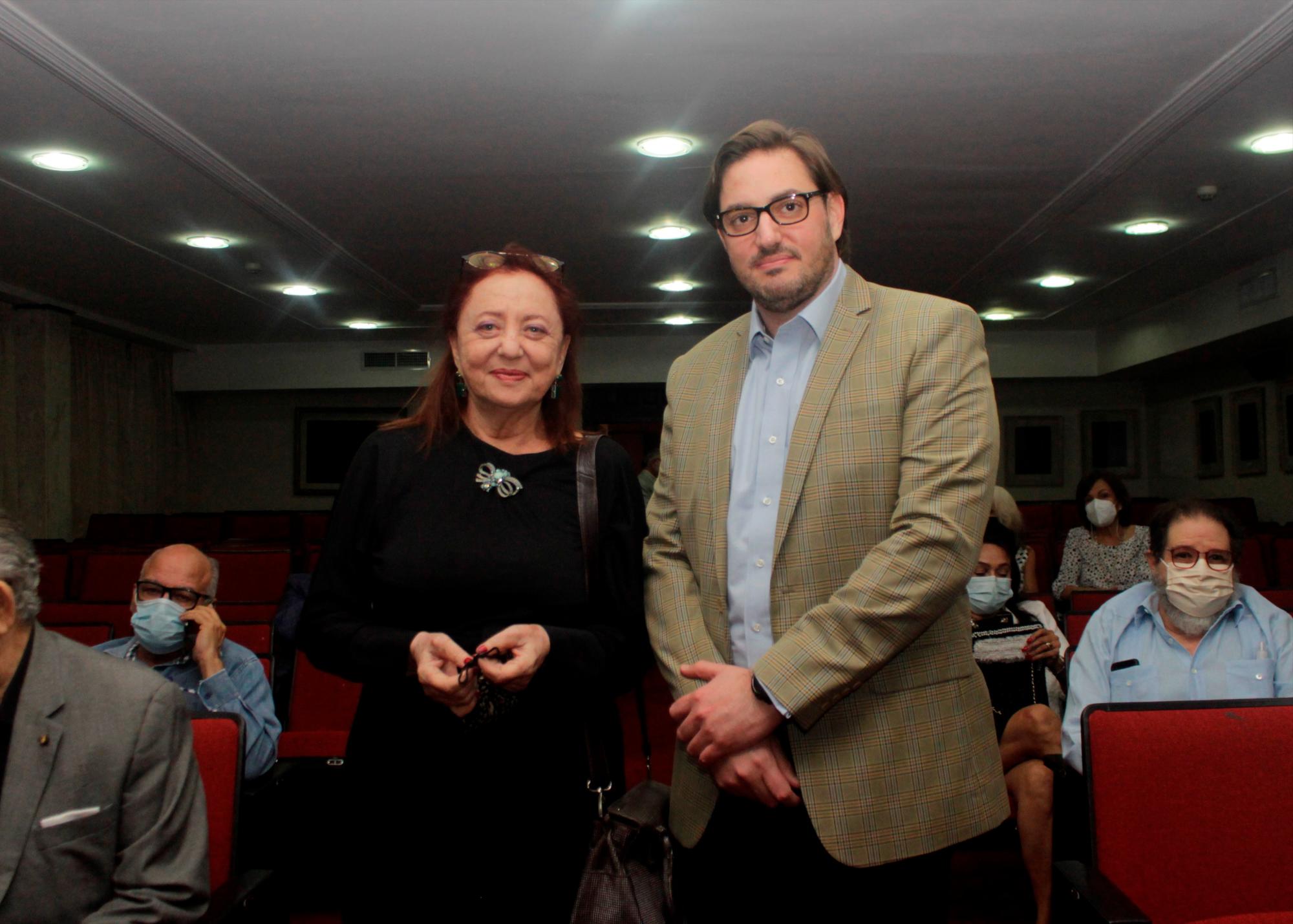 Paulette Edelstein y Ilan Dabara Edelstein.