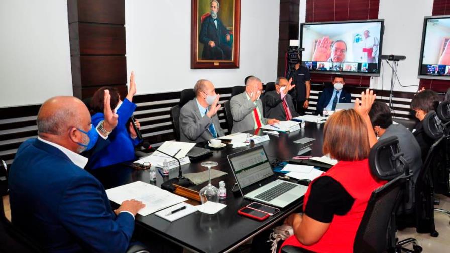 Minerd fija reunión del Consejo de Educación para tratar retorno a aulas 