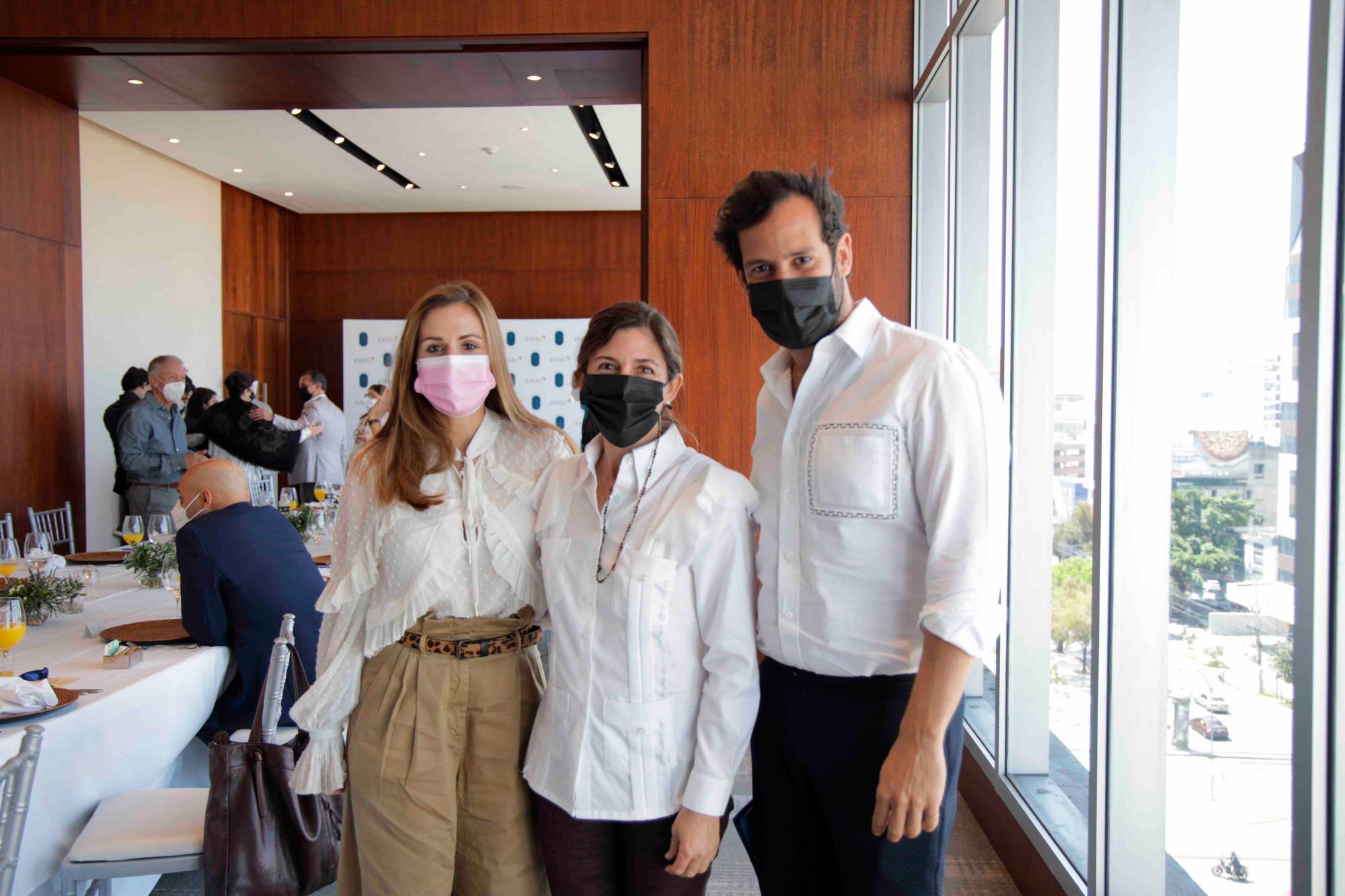 Vanessa Gaviria, Ani Mederos y Jorge Brown.