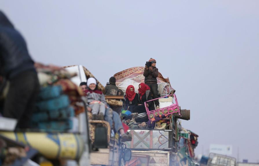 Cientos de miles de desplazados mientras se intensifican ataques en Siria