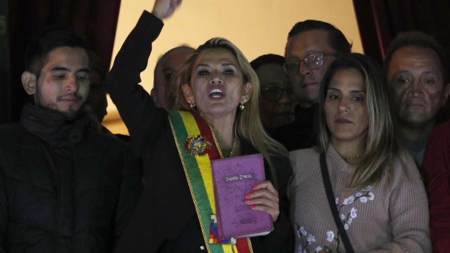 Áñez recibe críticas por libertad de expresión en Bolivia