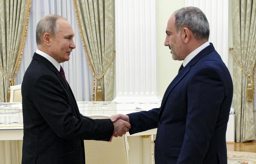 Tras tregua, se reúnen lideres Rusia, Armenia y Azerbaiyán