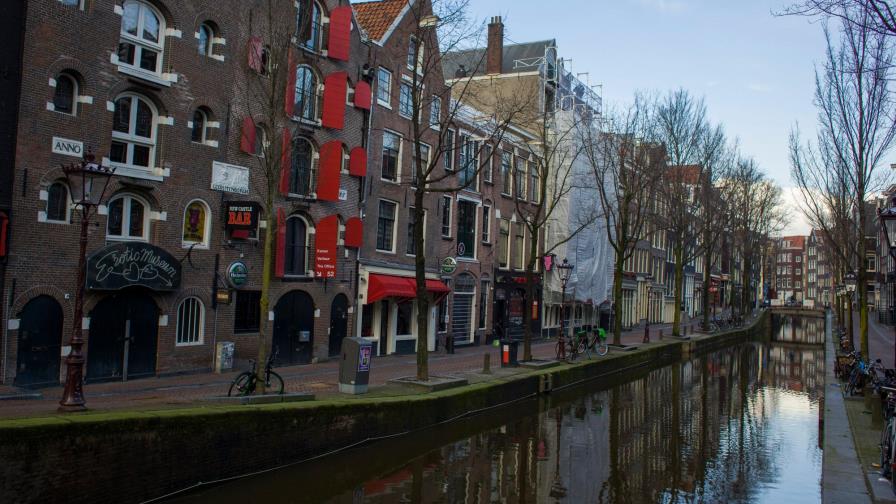 Tribunal de La Haya ordena levantar toque de queda por COVID-19 en Holanda