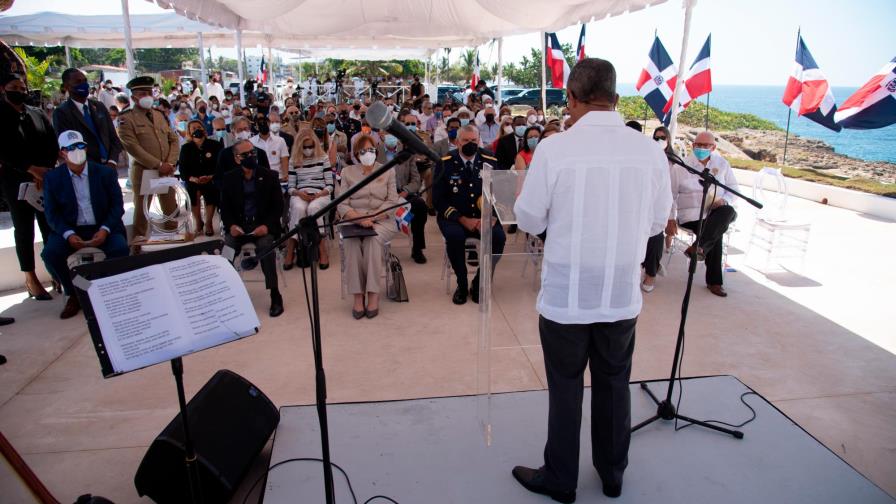 Acto a los héroes del 30 de mayo, cargado de emociones
Acto a héroes 30 de Mayo, cargado de emociones Acto a los héroes del 30 de mayo, cargado de emociones
Acto a héroes 30 de Mayo, cargado de emociones