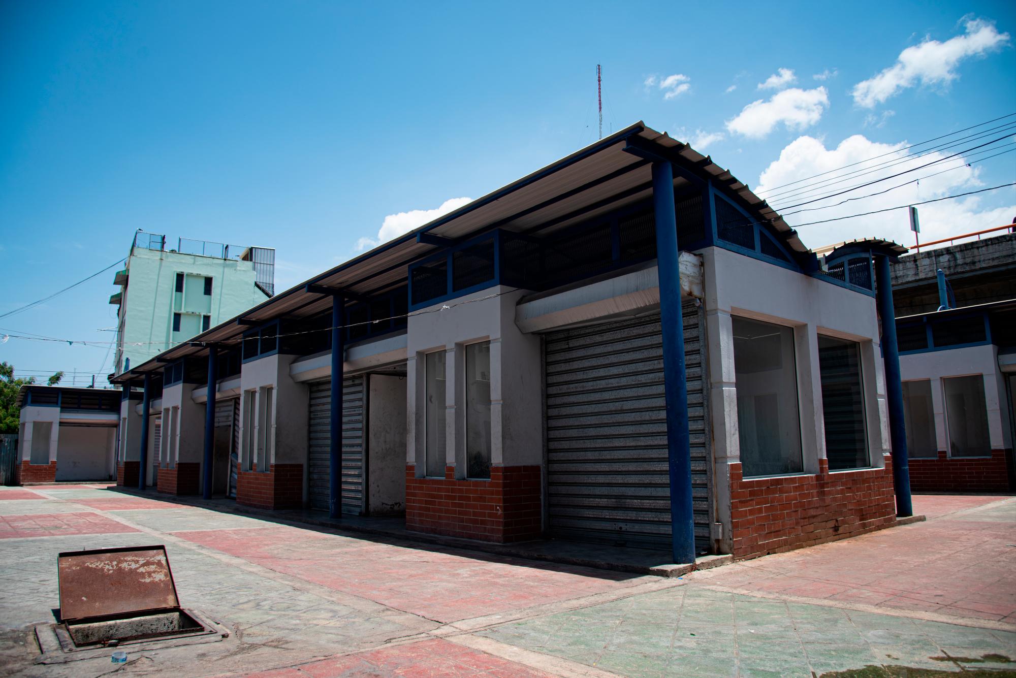 Esta plaza de la París fue construida en la gestión de Roberto Salcedo y nunca la han puesto en funcionamiento 