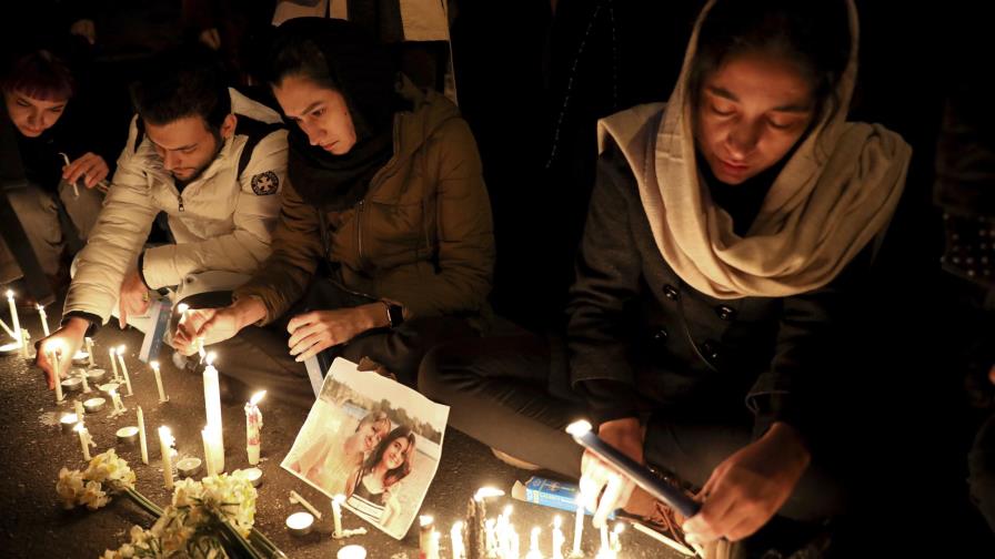 Irán se prepara para protestas tras admitir derribo de avión