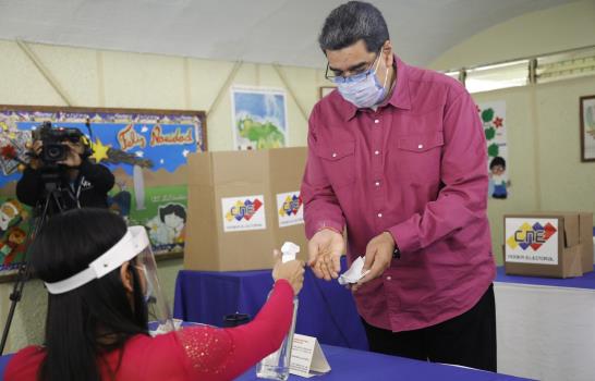 Venezolanos eligen congresistas en medio de boicot opositor Venezolanos eligen congresistas en medio de boicot opositor