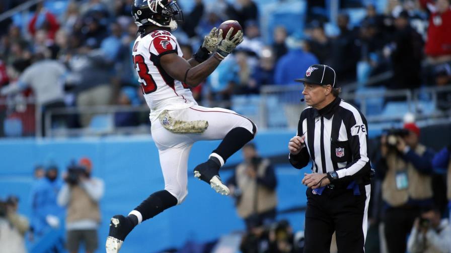 Defensa de Falcons anula a Allen y a Panthers