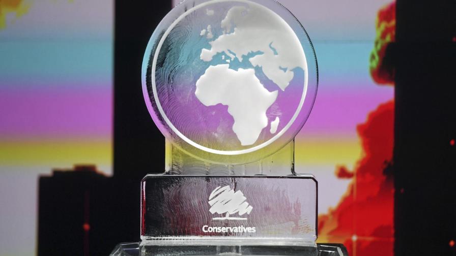 Australia: sobrevivientes de fuegos, en protesta por clima