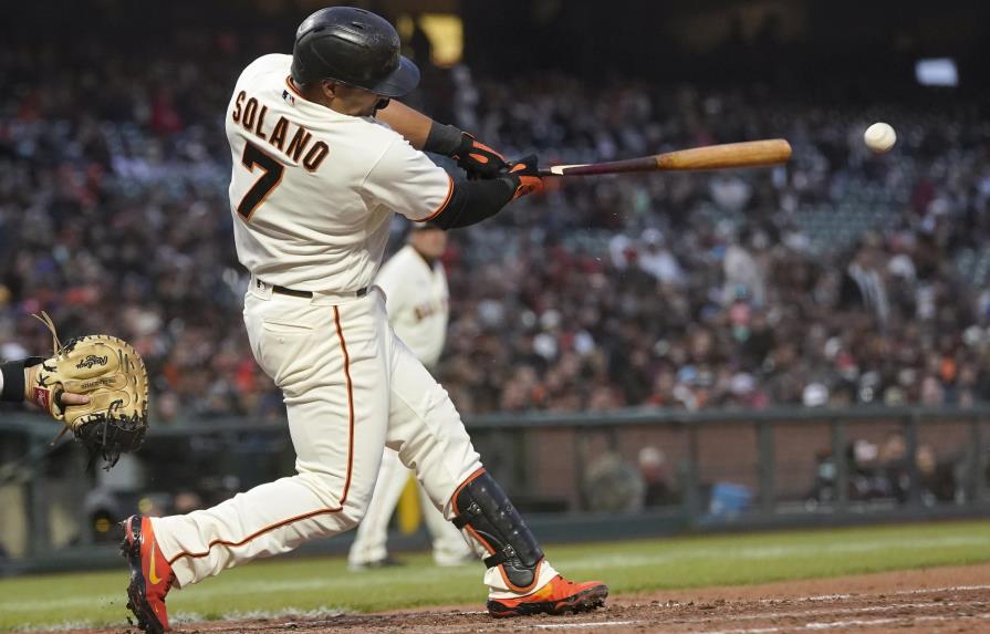 Wood lanza 7 innings, Gigantes derrotan a Cardenales 5-2