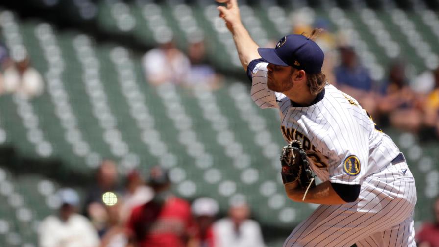 Cerveceros blanquean a unos Diamondbacks en picada