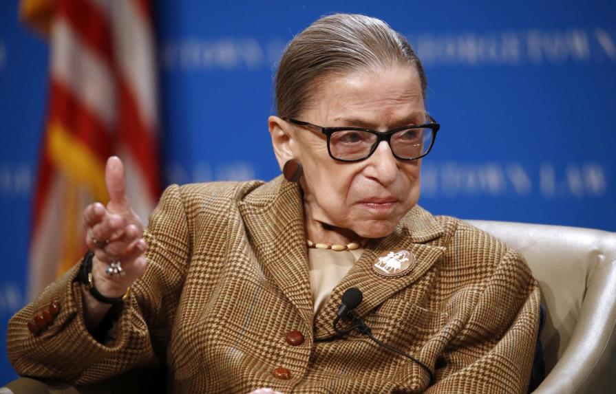 Ginsburg anuncia que tiene cáncer, no dejará Corte Suprema