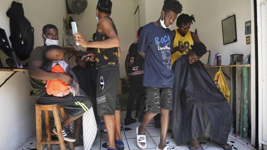 Crece frustración de migrantes varados en el sur de México