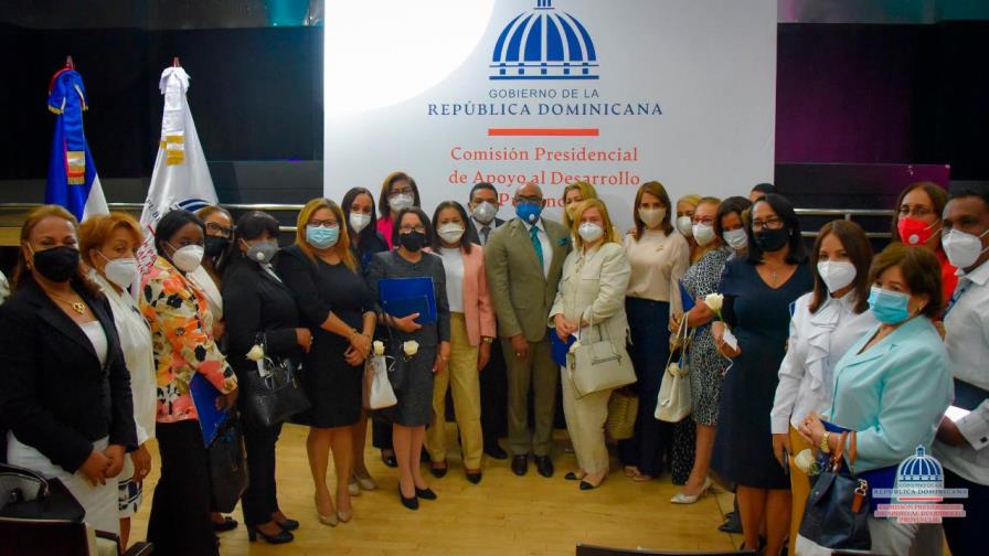 Presidente de la Cpadp se reúne con las 31 gobernadoras provinciales del país