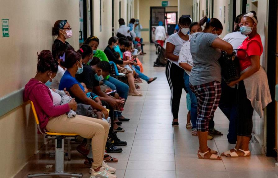 Doce niños ingresados por dengue durante el fin de semana en el hospital Robert Reid Cabral