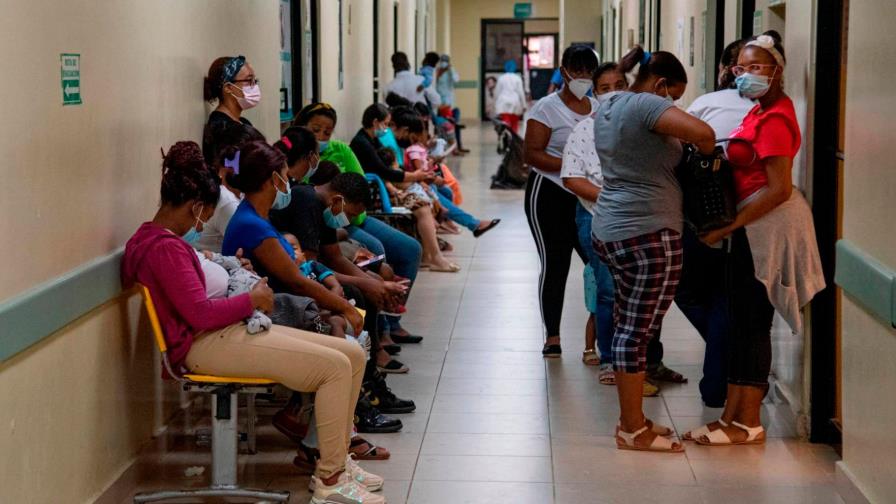 Doce niños ingresados por dengue durante el fin de semana en el hospital Robert Reid Cabral Doce niños ingresados por dengue durante el fin de semana en el hospital Robert Reid Cabral