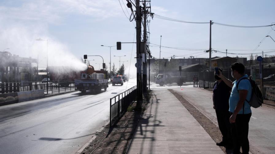 Los contagios en Chile saltan a 26.000 y el país inicia periodo de mayor confinamiento Los contagios en Chile saltan a 26.000 y el país inicia periodo de mayor confinamiento