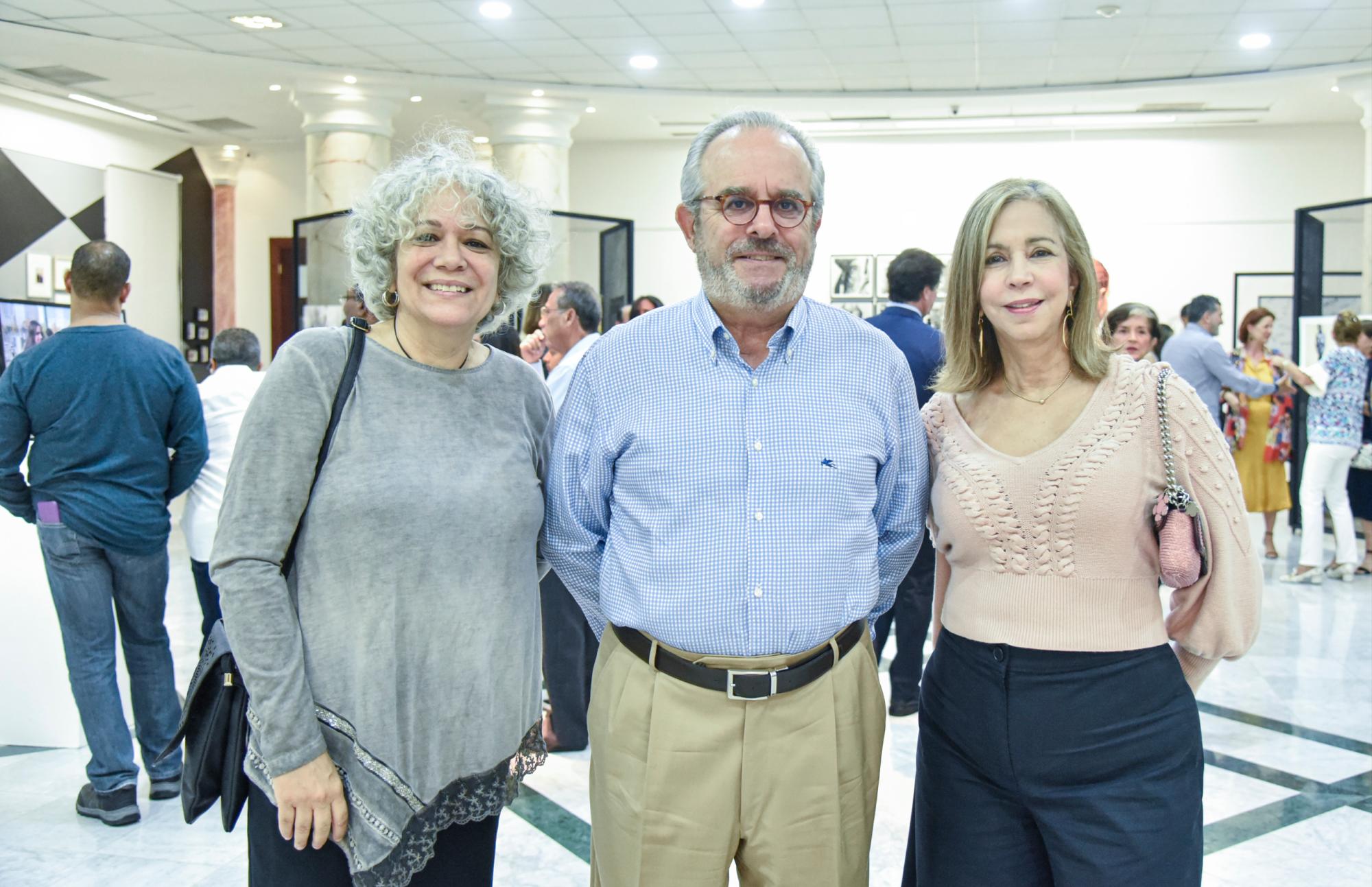 Isis Martínez, Enríquez Dalet y Angelita Casals.