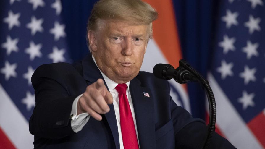Trump dice que coronavirus “está muy bajo control” en EEUU