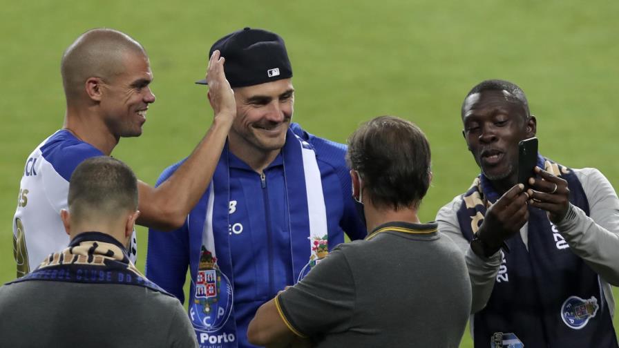 Iker Casillas confirma su retirada Iker Casillas confirma su retirada