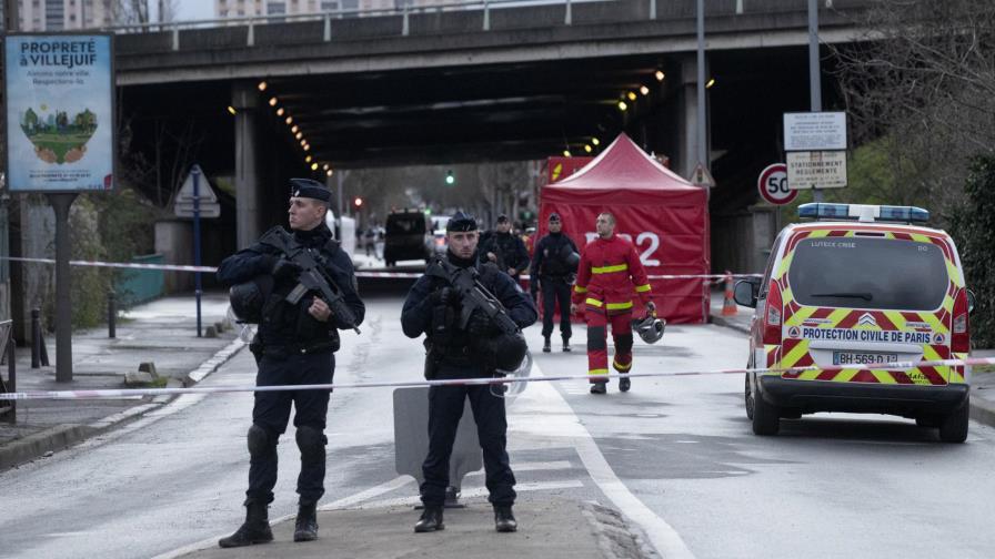 Investigan apuñalamiento cerca de París como acto terrorista