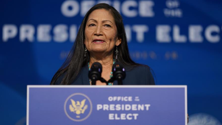 Tribus fustigan a congresista opuesto a nominada de Biden
