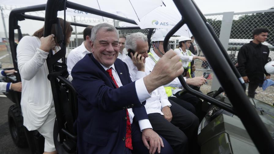 Panamá abre primera planta de gas natural en Centroamérica